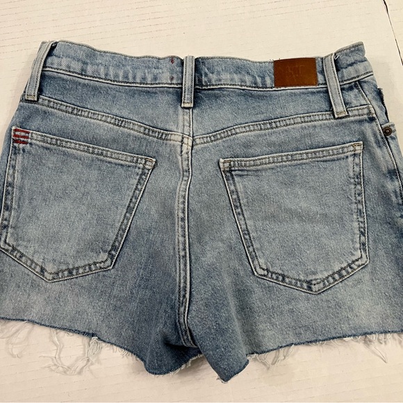 BDG Urban Outfitter cutoff denim shorts size 26 - excellent used condition - Picture 3 of 4